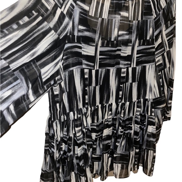 Ab Studio XL ruffled pleated black and gray geometric blouse - Picture 6 of 7